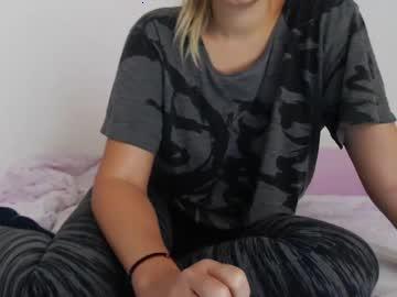 arya08 chaturbate