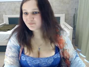 juli411 chaturbate